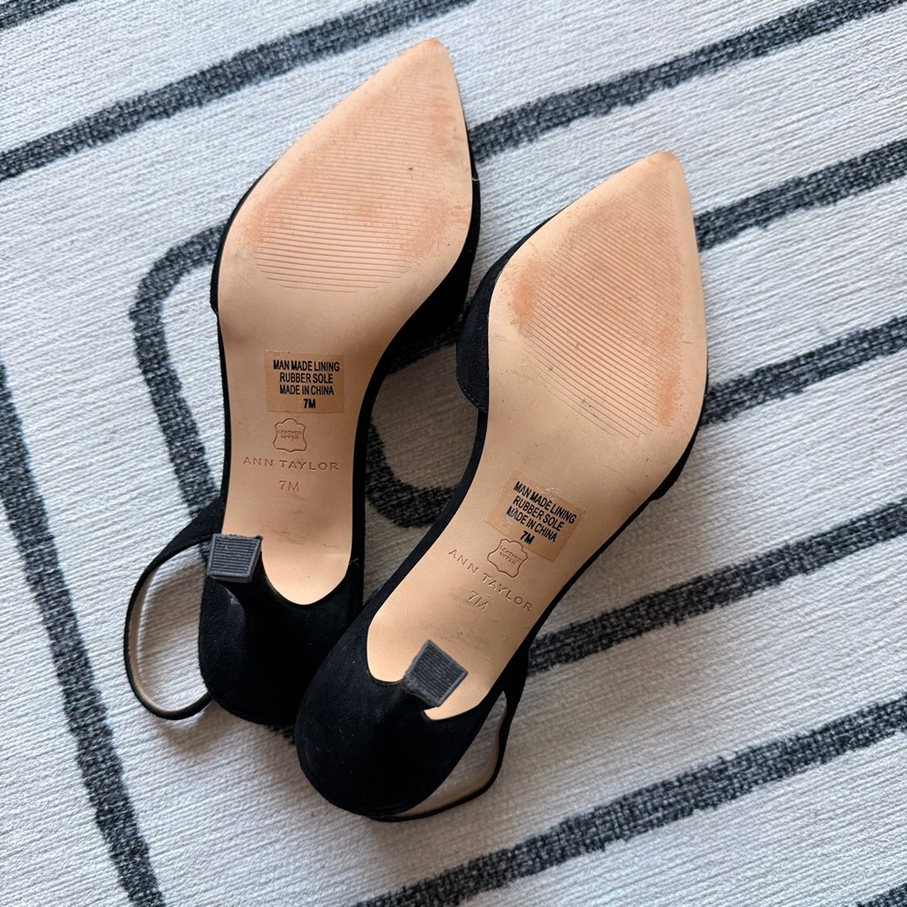 Ann Taylor Kerry Black Suede Slingback Pointed Toe Pumps Size 7 - Picture 5 of 5